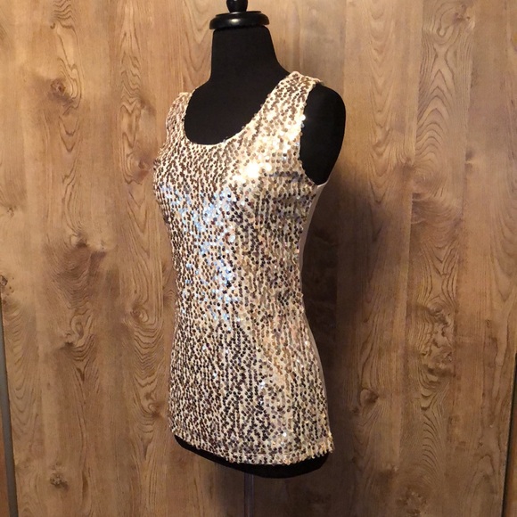 Multicolored Sequin Scoop Neck Tank Top - Picture 10 of 14